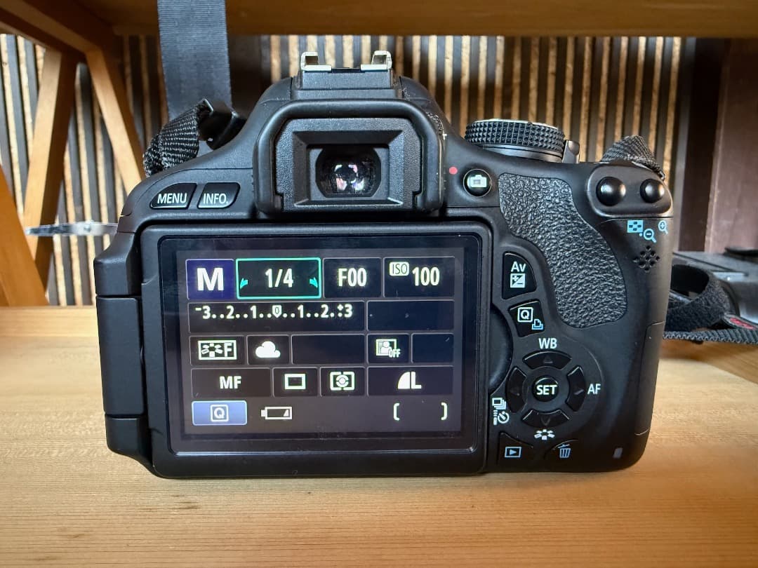 Canon EOS Kiss X5 レンズキット＋純正単焦点レンズ EF50mm