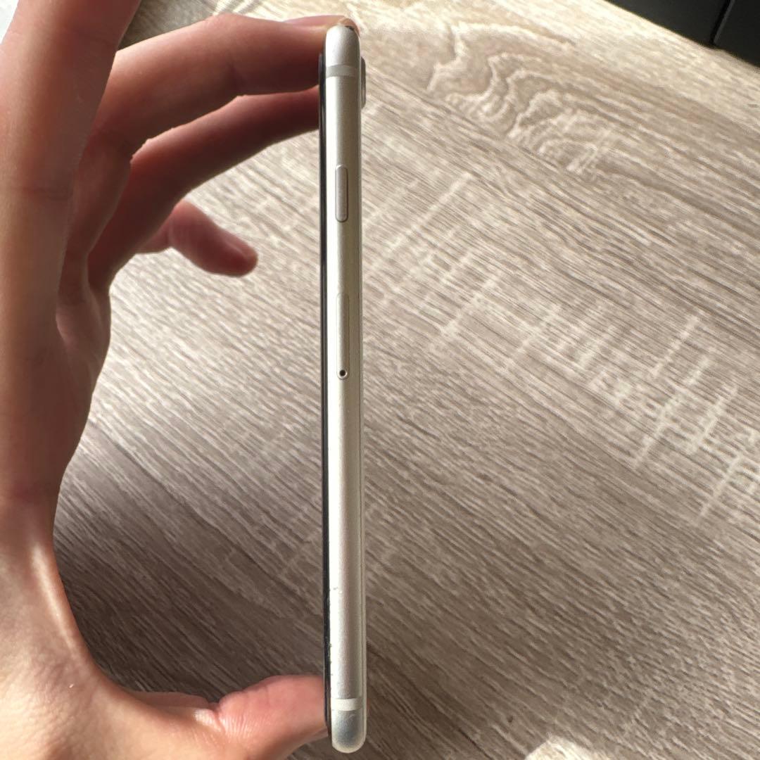 iPhone SE 第3世代 SIMフリー スターライト