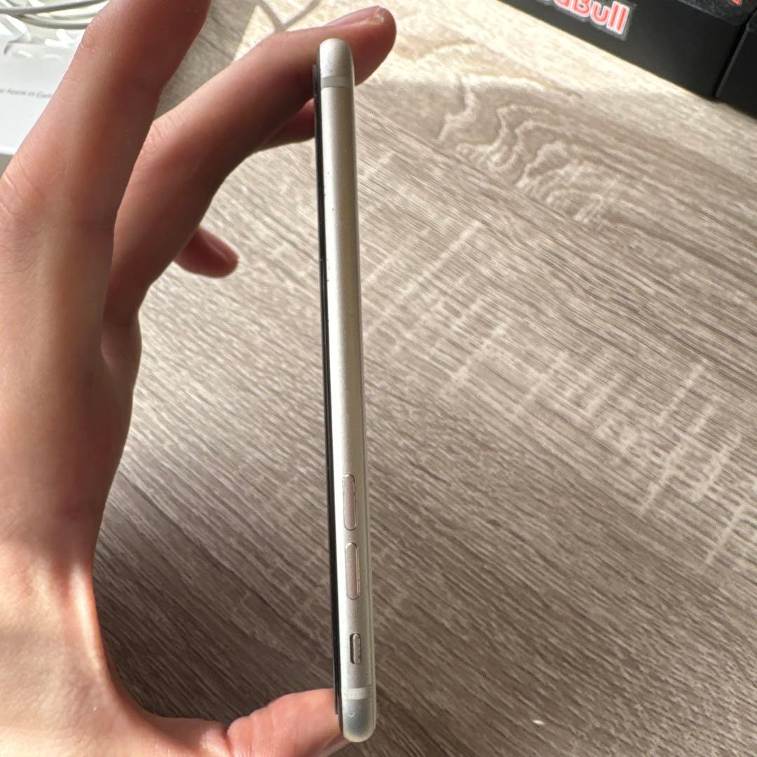 iPhone SE 第3世代 SIMフリー スターライト