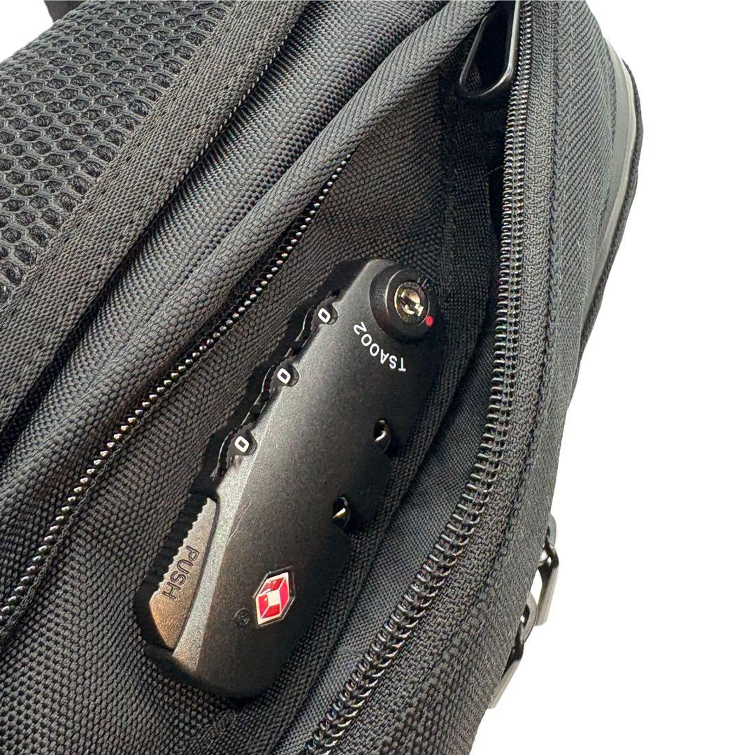 未使用　CONSPARA　最強トラベル　防刃ボディバッグ　TSAロック付き　黒