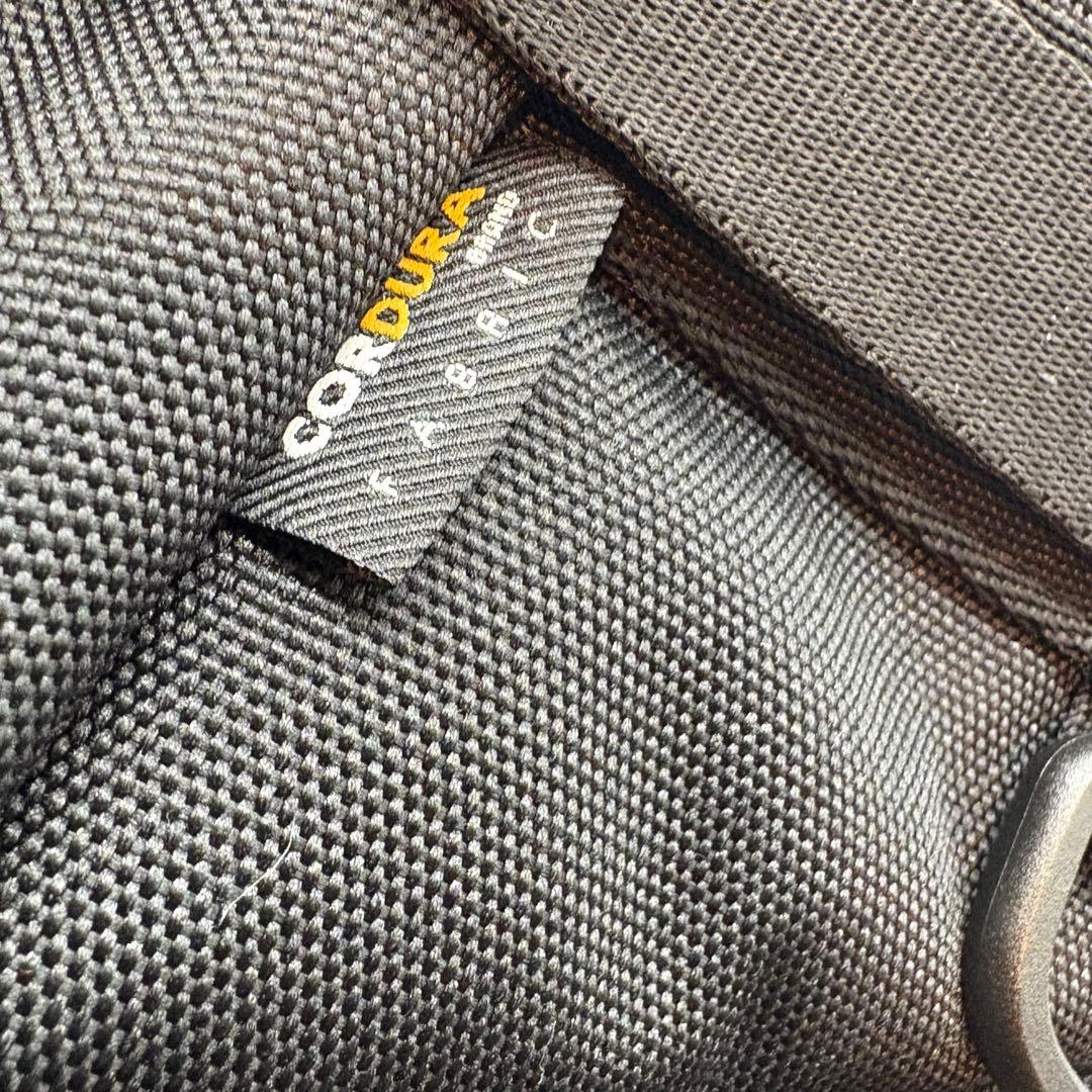 未使用　CONSPARA　最強トラベル　防刃ボディバッグ　TSAロック付き　黒