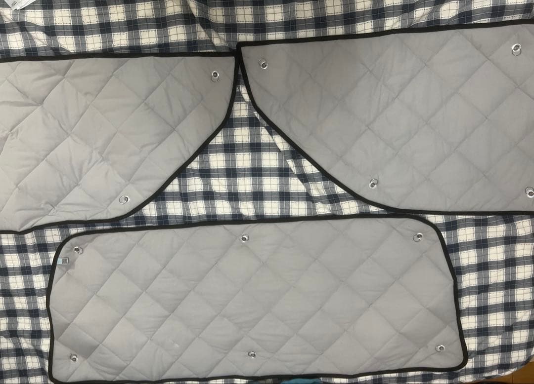 アイズ ランクル80 断念シェード車中泊 全窓対応