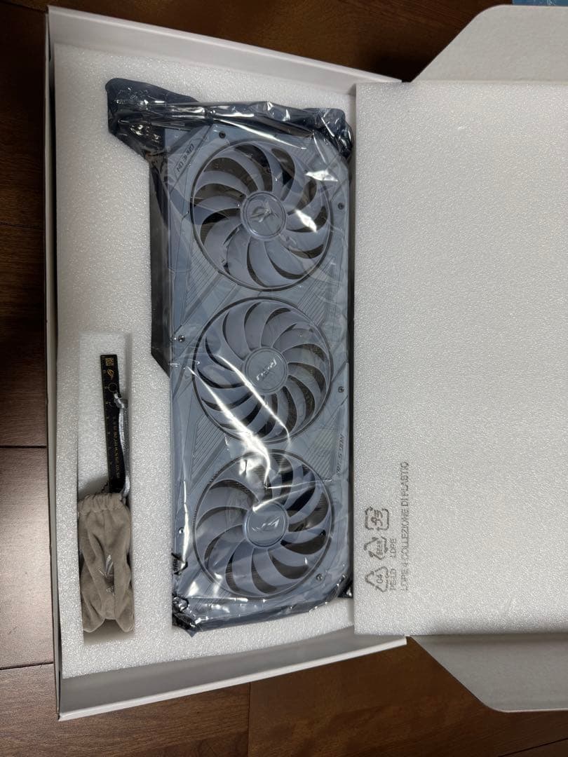 グラフィックボード・グラボ・ビデオカード ASUS ROG STRIX GeForce RTX 3090 24GB