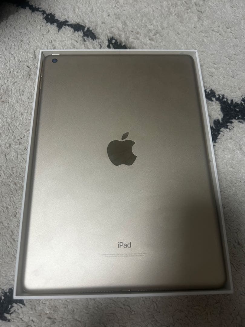 Apple iPad ゴールド 箱　充電器付き