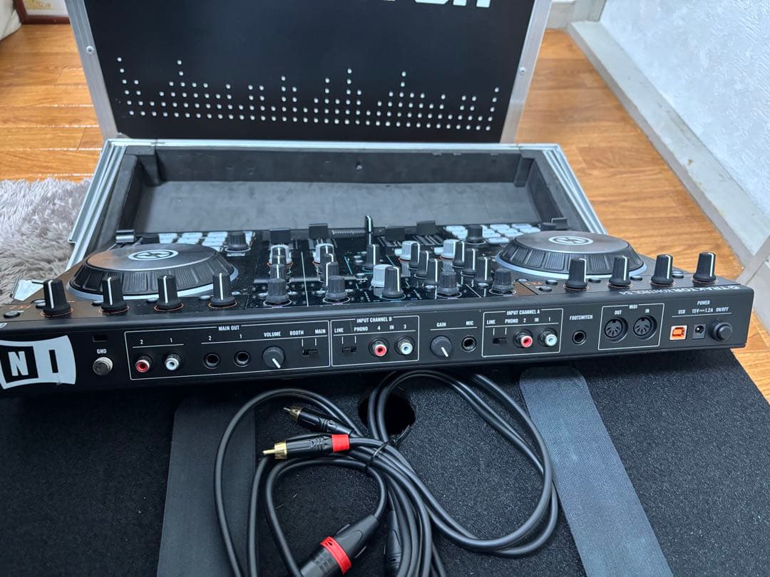 TRAKTOR KONTROL S4 MK2 DJコントローラー