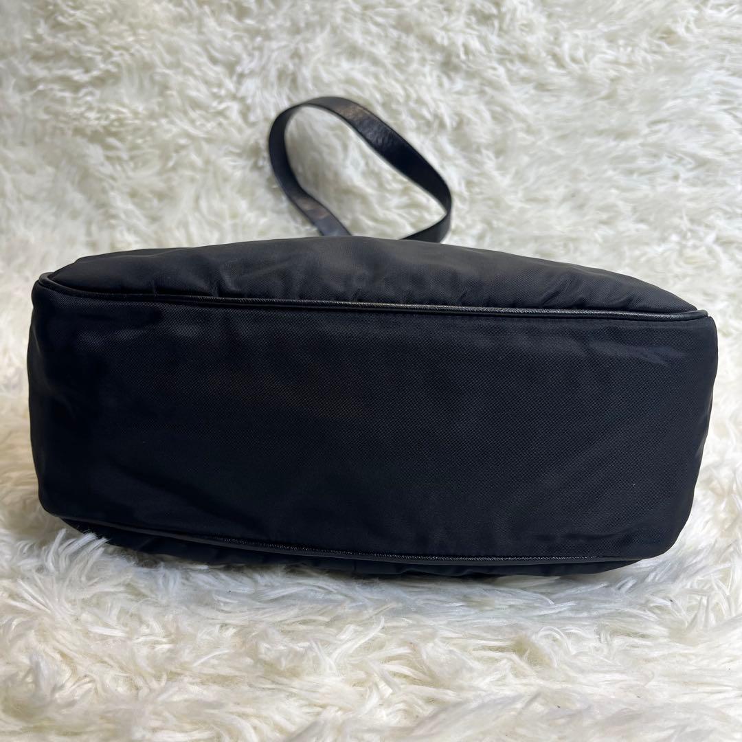 超希少✨ PRADA メッセンジャーバッグ 三角ロゴ 黒 ナイロン レザー