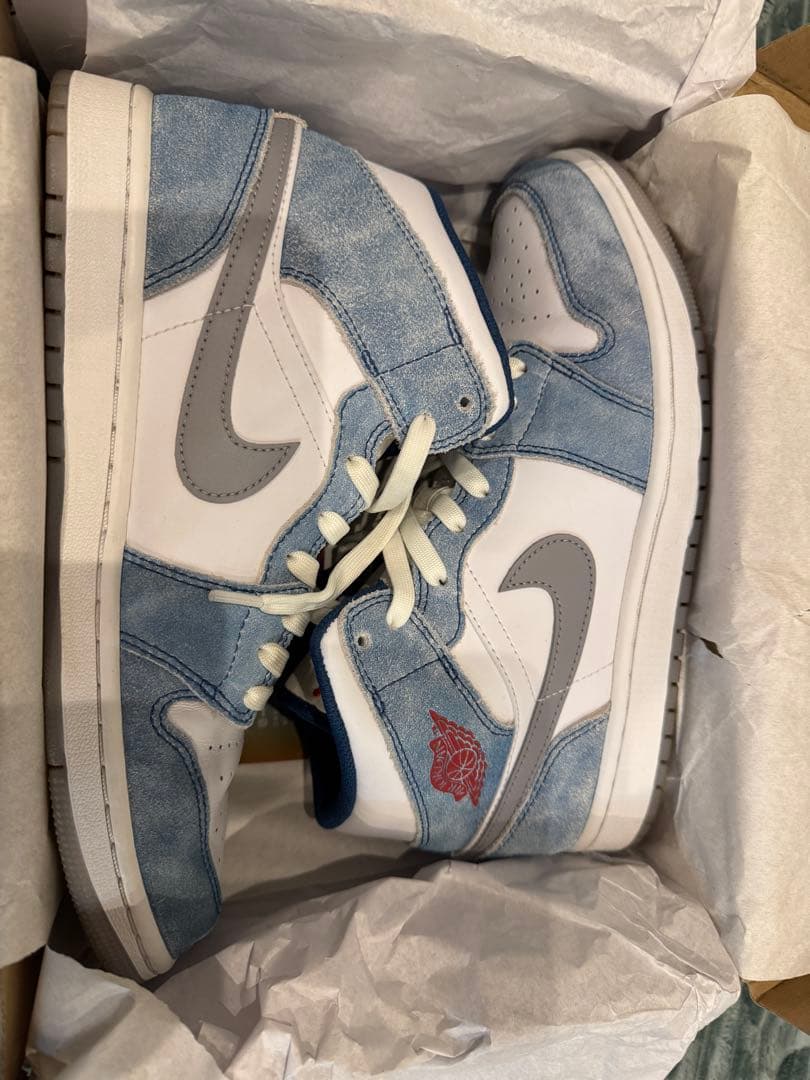 ナイキ エアジョーダン1 ミッド SE