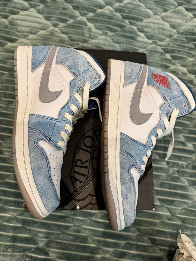 ナイキ エアジョーダン1 ミッド SE