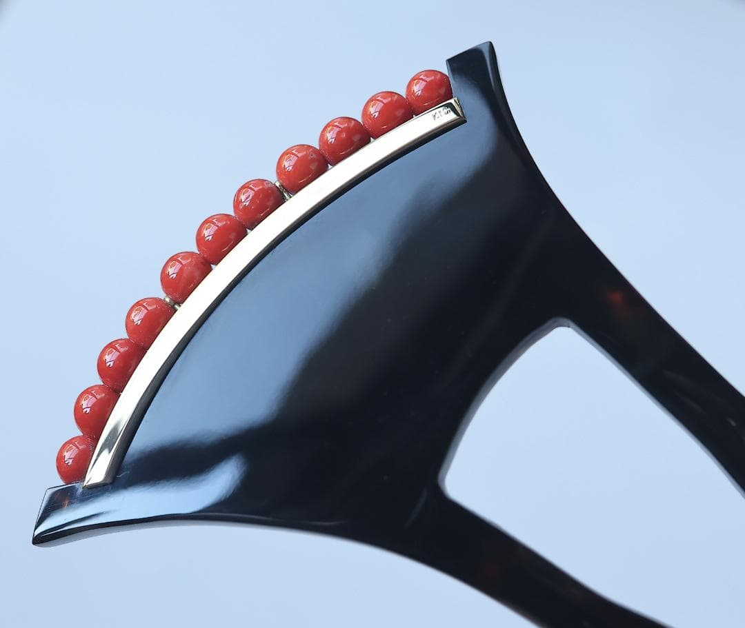 マ*ハ様 高級！ K18 赤珊瑚 本鼈甲 簪 バチ型 刻印あり 慶事 婚礼