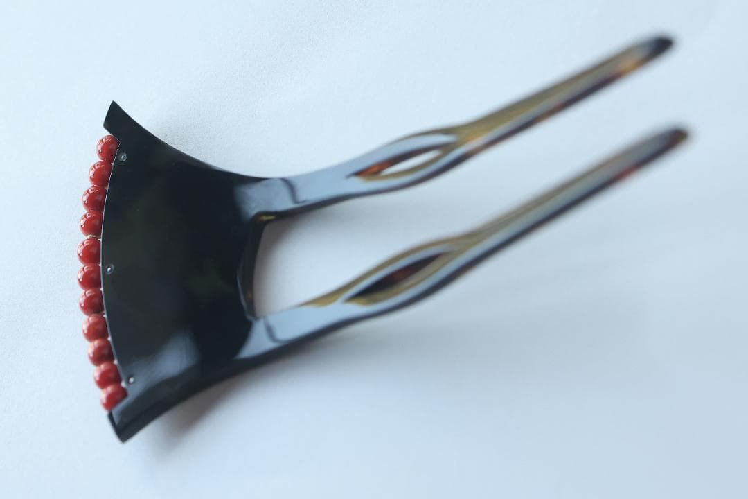 マ*ハ様 高級！ K18 赤珊瑚 本鼈甲 簪 バチ型 刻印あり 慶事 婚礼