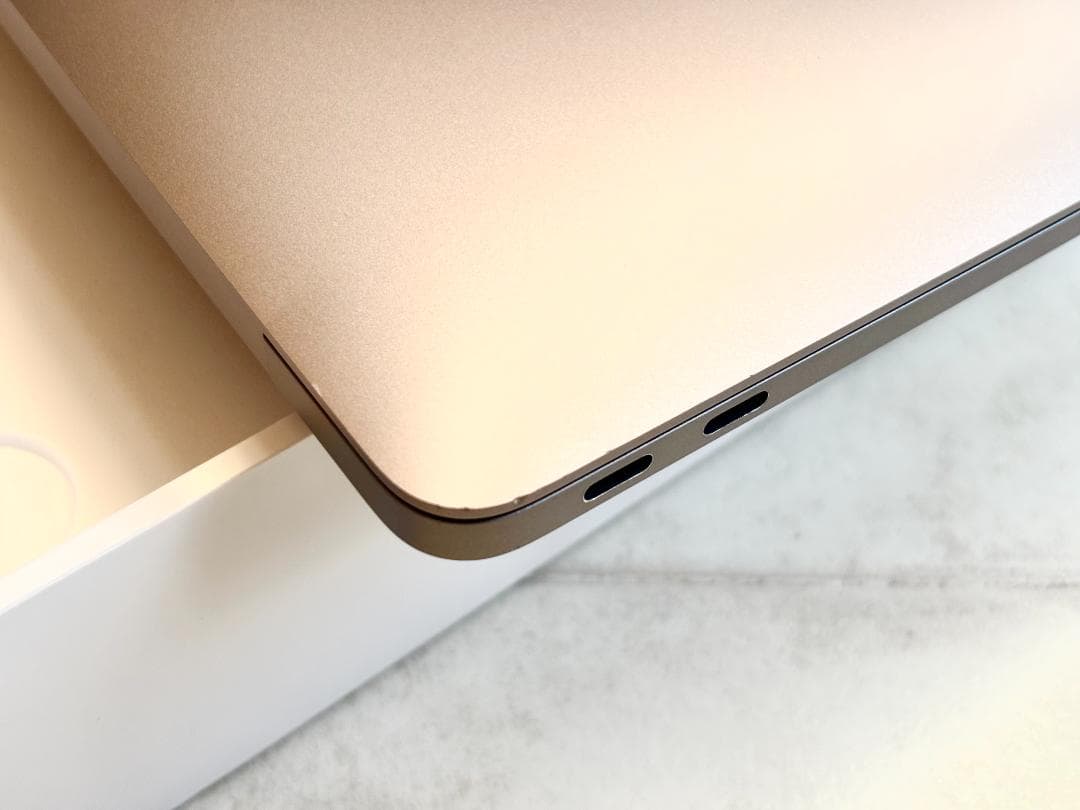 MacBook Air M1 16GBメモリ / 512GB SSD