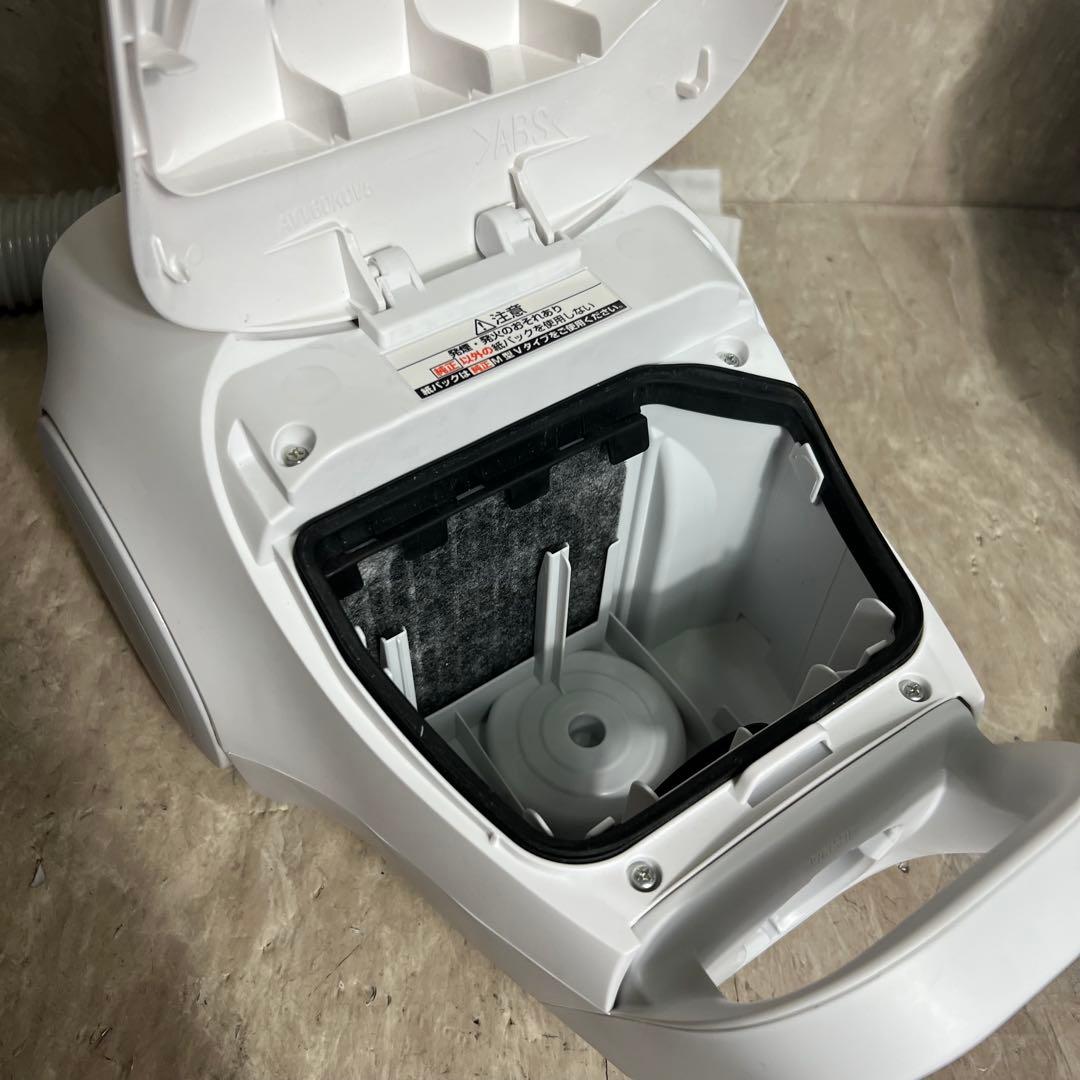極美品 2024年製 パナソニック 掃除機 紙パック式 MC-PJ220G-W