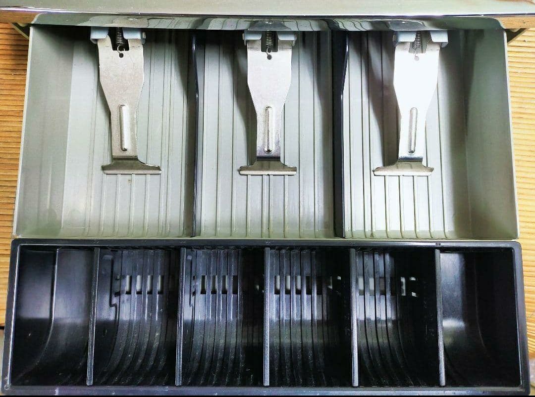 カシオレジスター　TE-M80　中古品　人気機種感熱紙　送料無料　335666