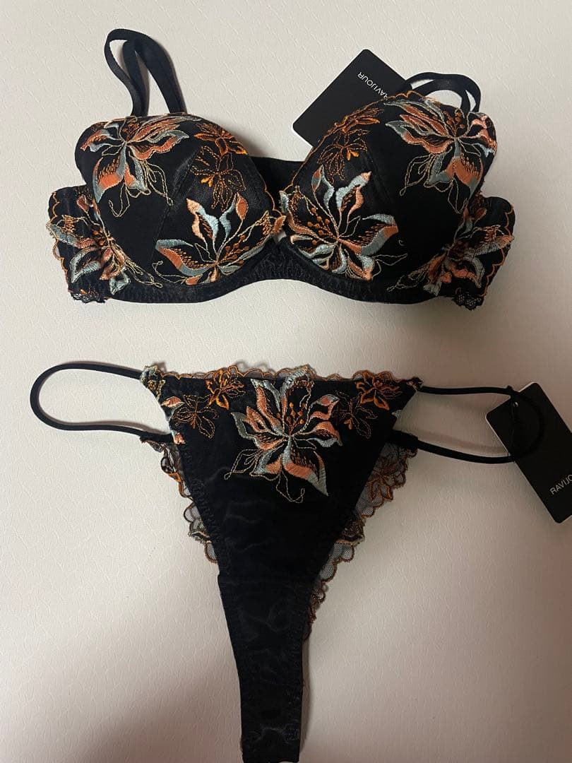 RAVIJOUR新品未使用B65 SブラTショーツ2種類セット 完売品