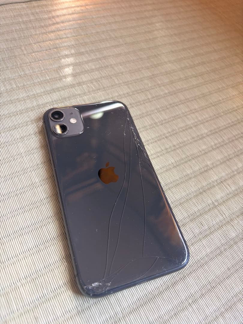 Apple iPhone 11 スペースグレー 本体 | カメラ音無し