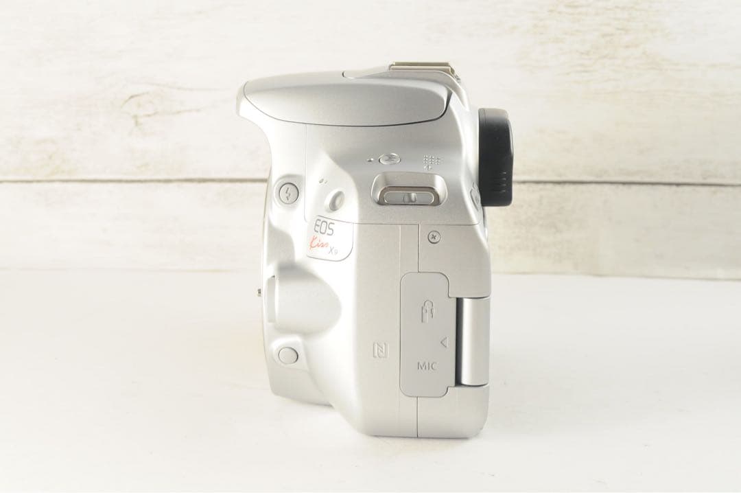 ❤️希少シルバーカラー❤️Wi-FI &自撮り❤️Canon kiss X9