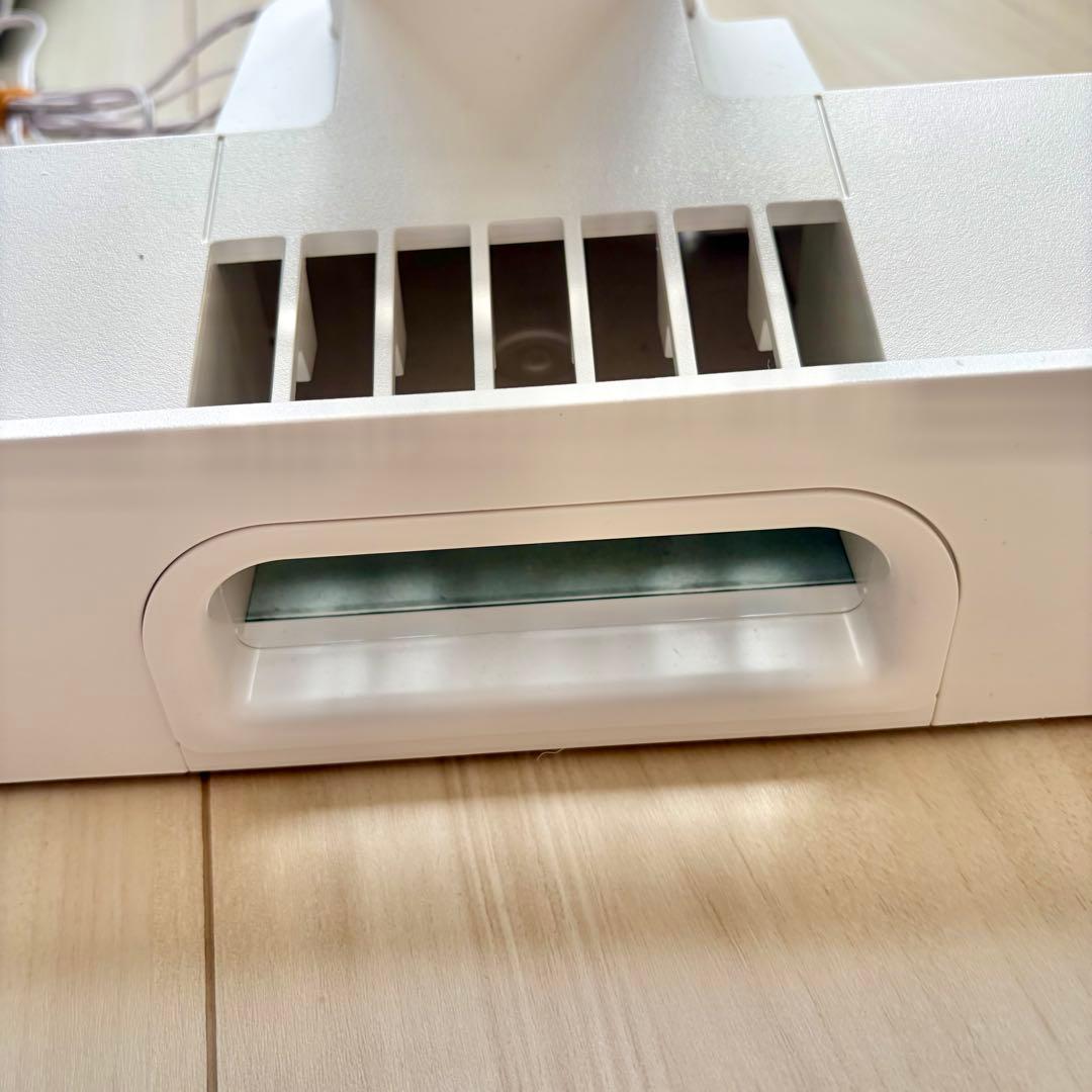 【１ヶ月間使用】マジカリーナ　サイクロン式　置くだけ充電