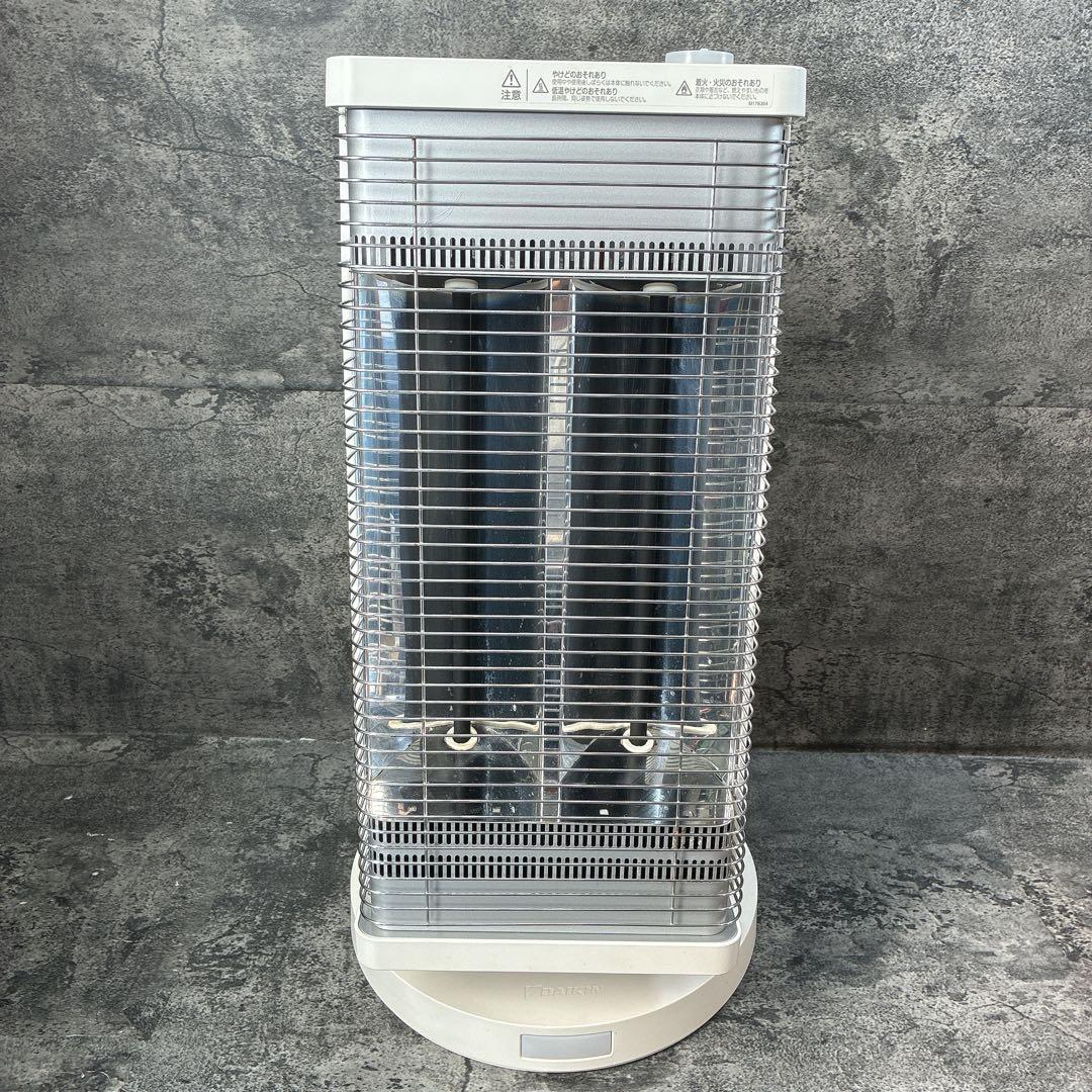 ダイキン セラムヒート ERFT11VS-W 2018年製 暖房 遠赤外線