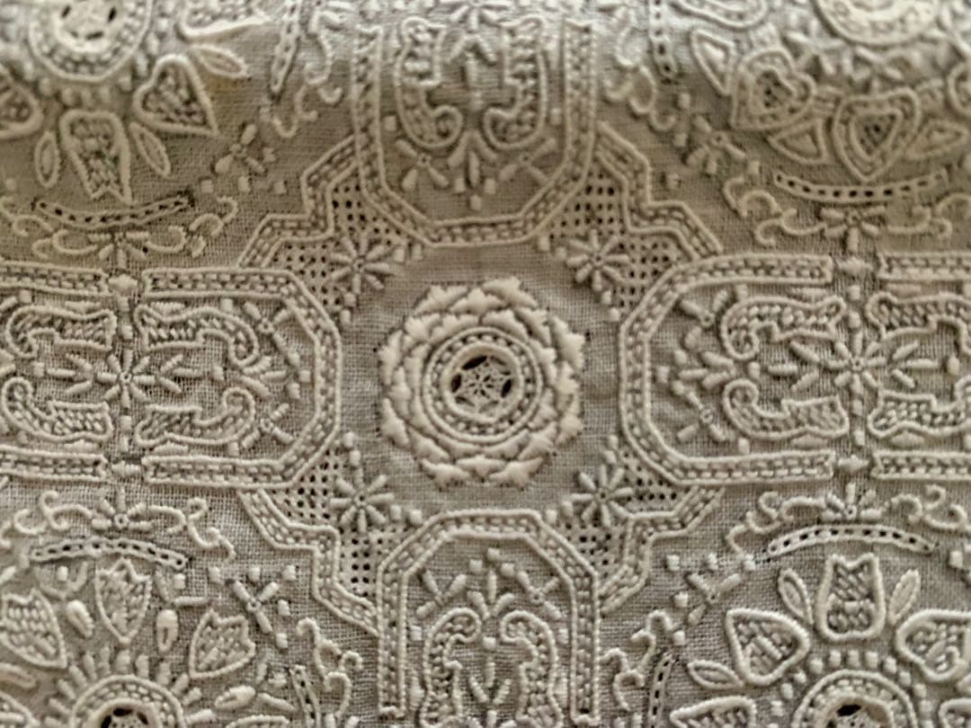 【新品】スワトウ刺繍ハンカチ 約30cm x 30cm