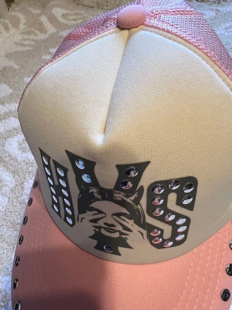 ヒステリックグラマー EVIL スタッズ キャップ ピンク TWICE サナ着用