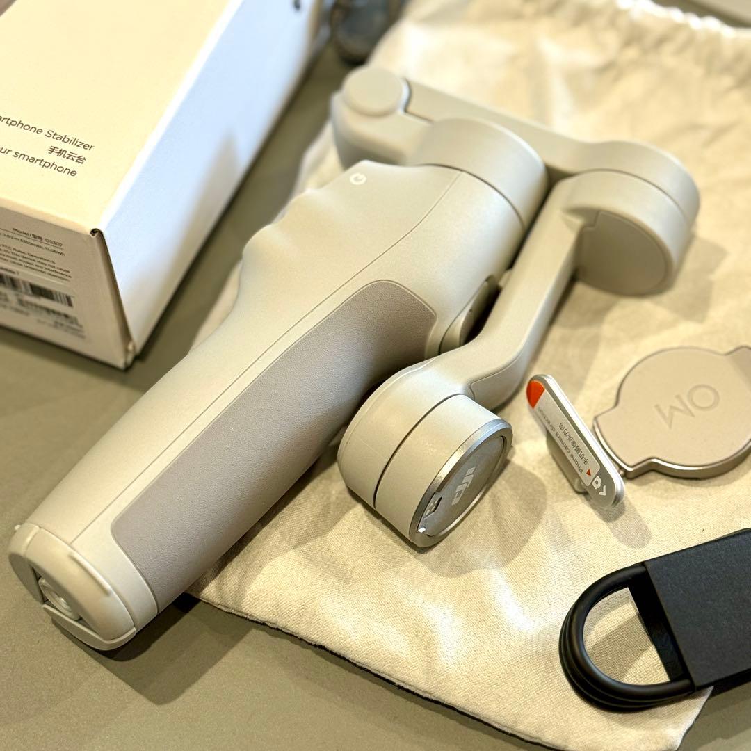 新品DJI Osmo Mobile 7 OM7 ジンバルカメラ スタビライザー