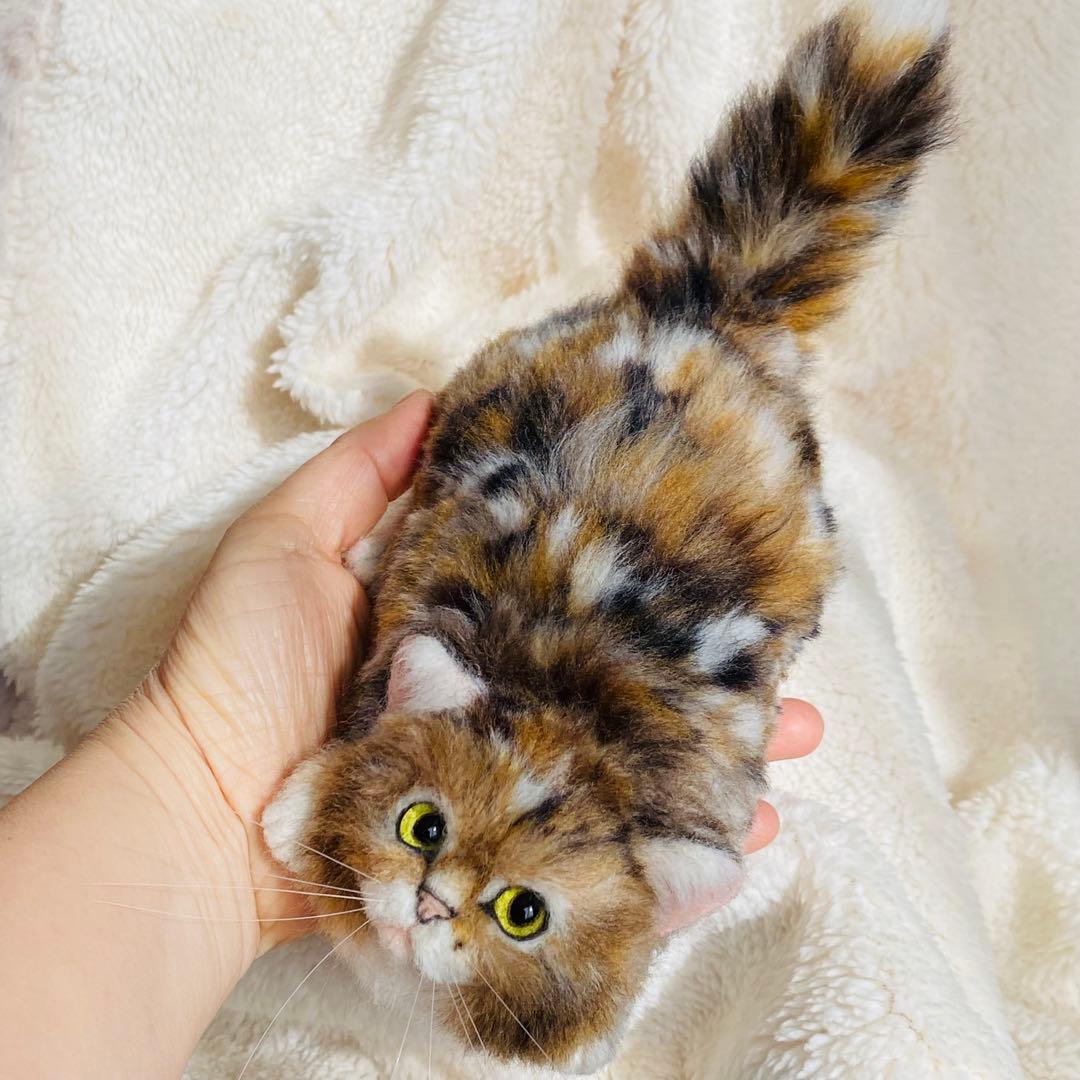 羊毛フェルト猫　全身　リアル可愛い三毛のサイベリアン