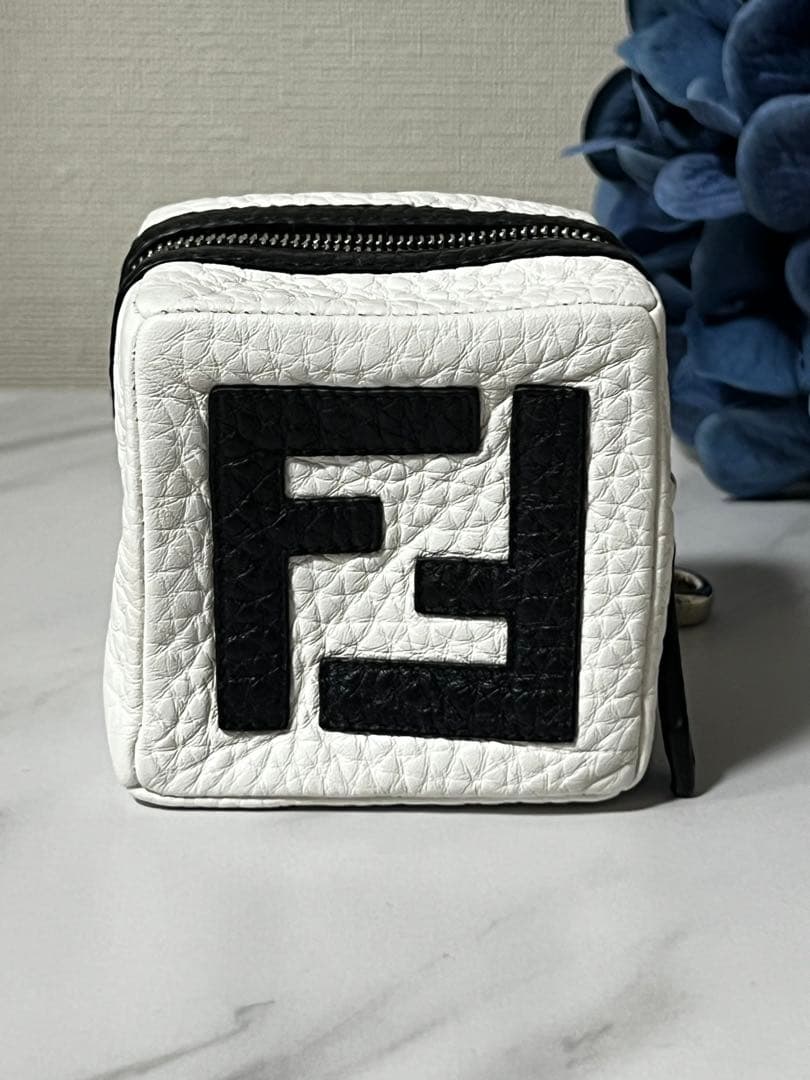 FENDI フェンディ バッグチャーム 小銭入れ キーホルダー