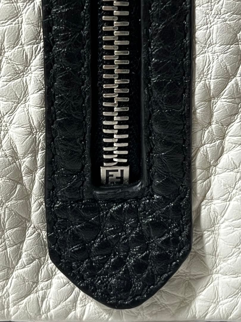 FENDI フェンディ バッグチャーム 小銭入れ キーホルダー