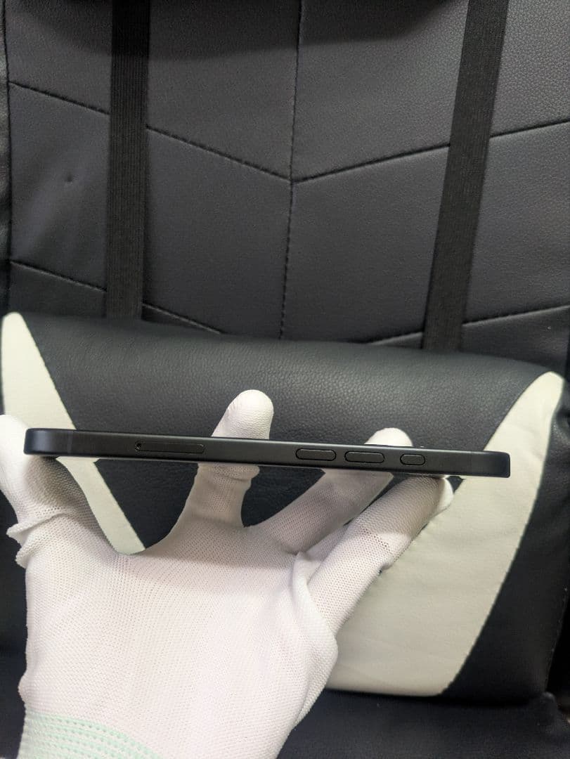 新品同様　iPhone16 256gb　バッテリー100　シムフリー　黒　60