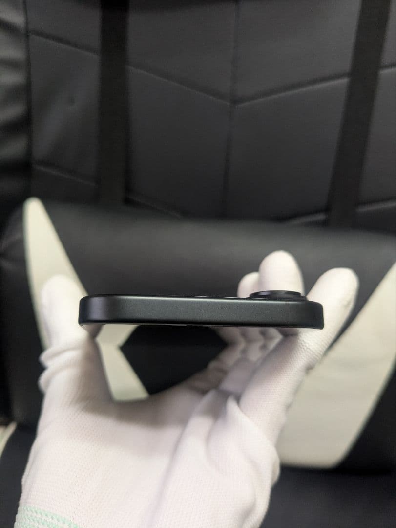 新品同様　iPhone16 256gb　バッテリー100　シムフリー　黒　60