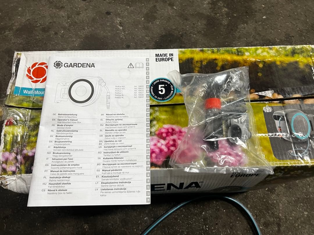 送料込み新品未使用！GARDENA ガルデナ壁掛式自動巻取りホースボックス XL