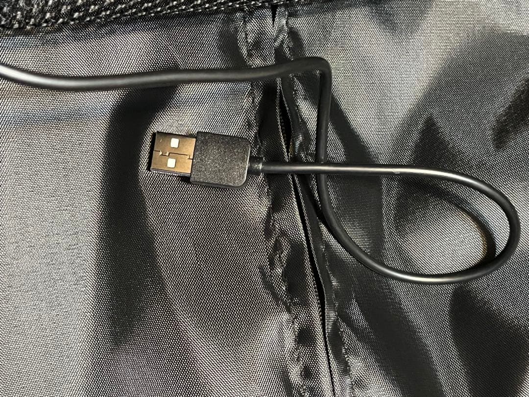 ブラックキャリーケース 4輪 ダブルジッパー