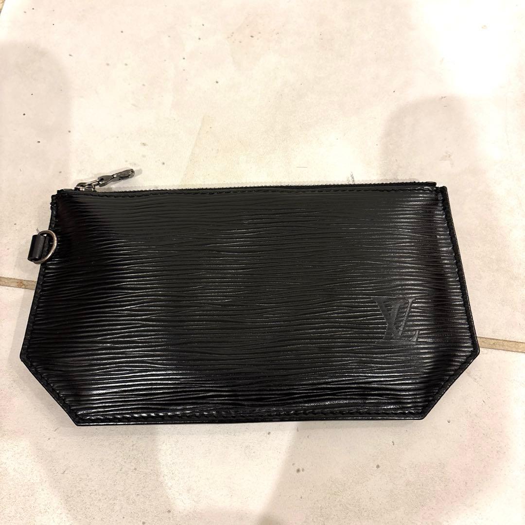 Louis Vuitton エピレザー ブラックポーチ