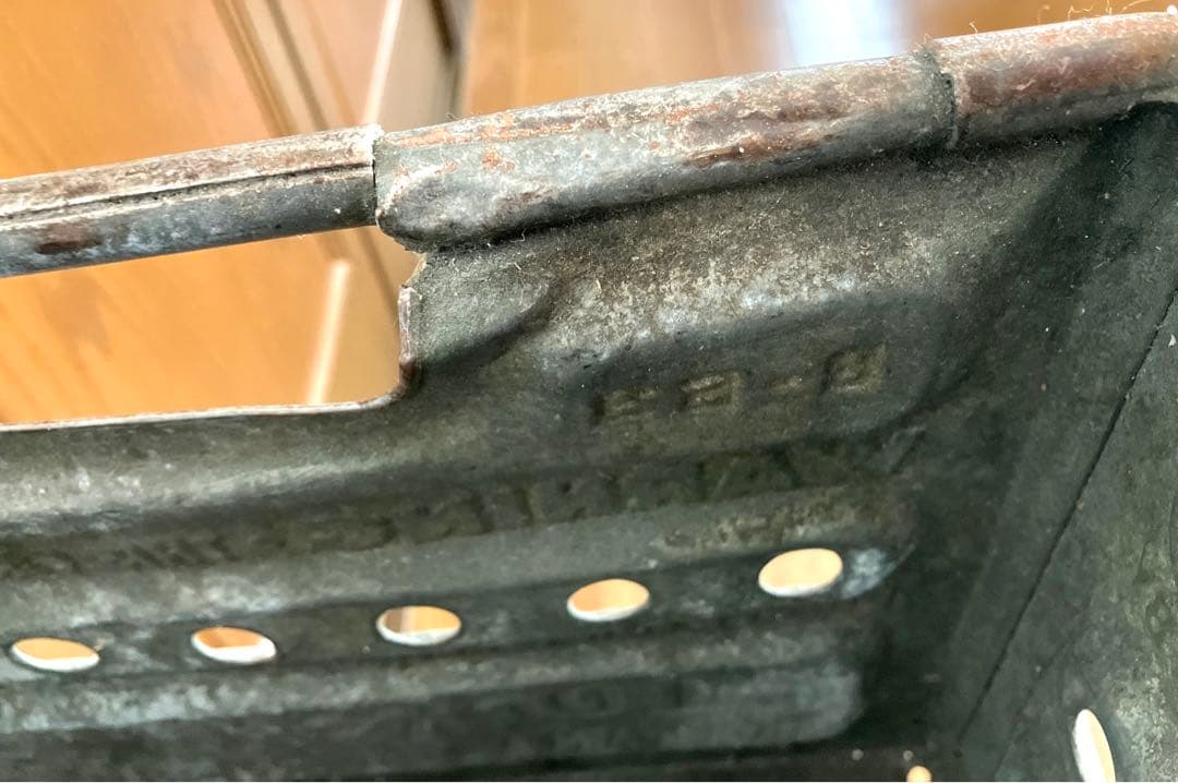 アメリカ　ヴィンテージ　金属製　ミルククレート