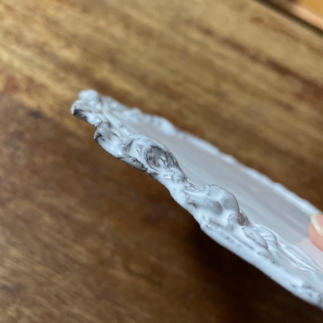 短期出品　アスティエ •ド•ヴィラット　ジベアドゥベ　ローズ柄白いプレート