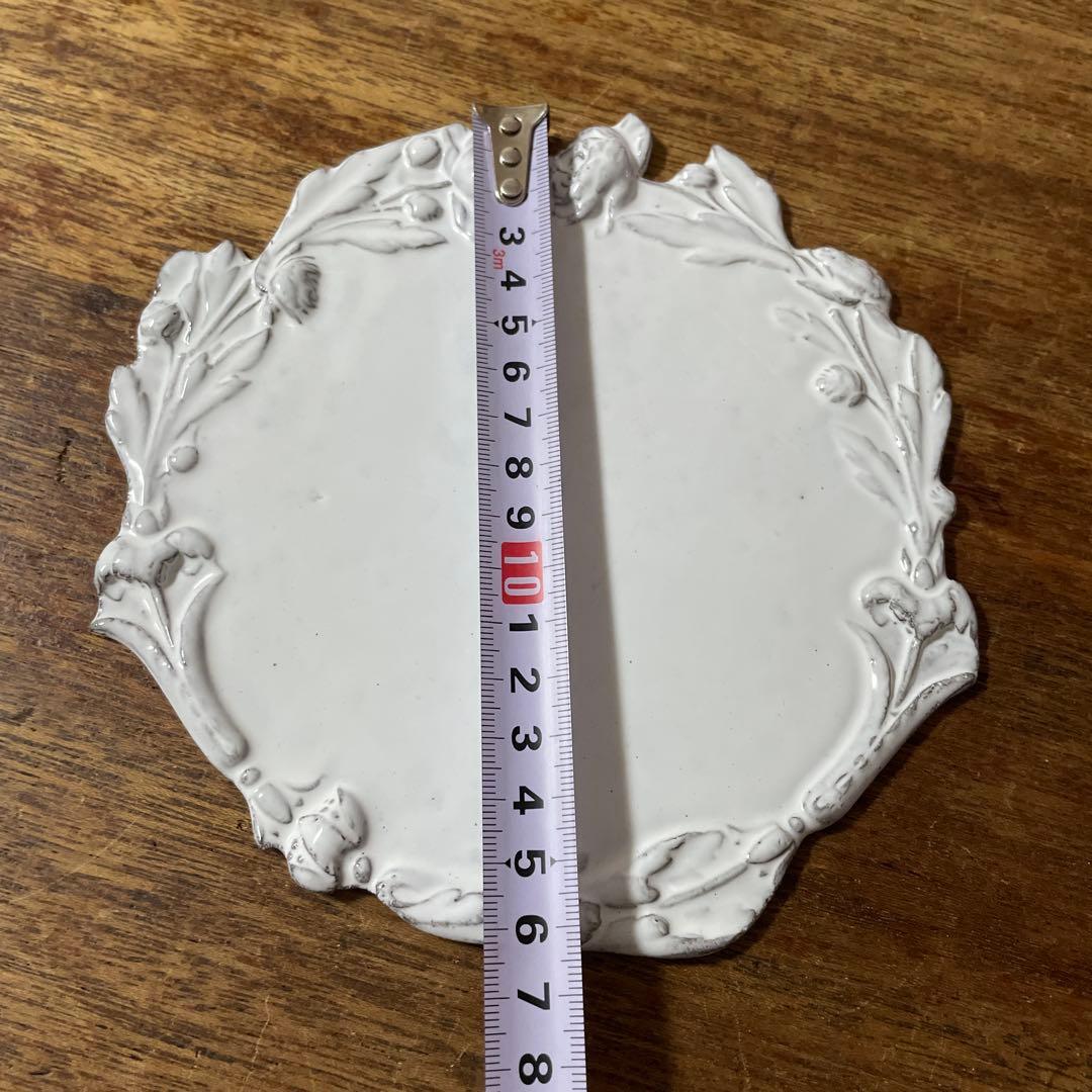 短期出品　アスティエ •ド•ヴィラット　ジベアドゥベ　ローズ柄白いプレート