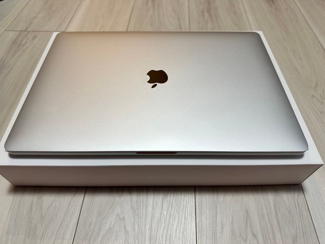 MacBookPro2019 16インチ 32GB SSD1TB &カバー