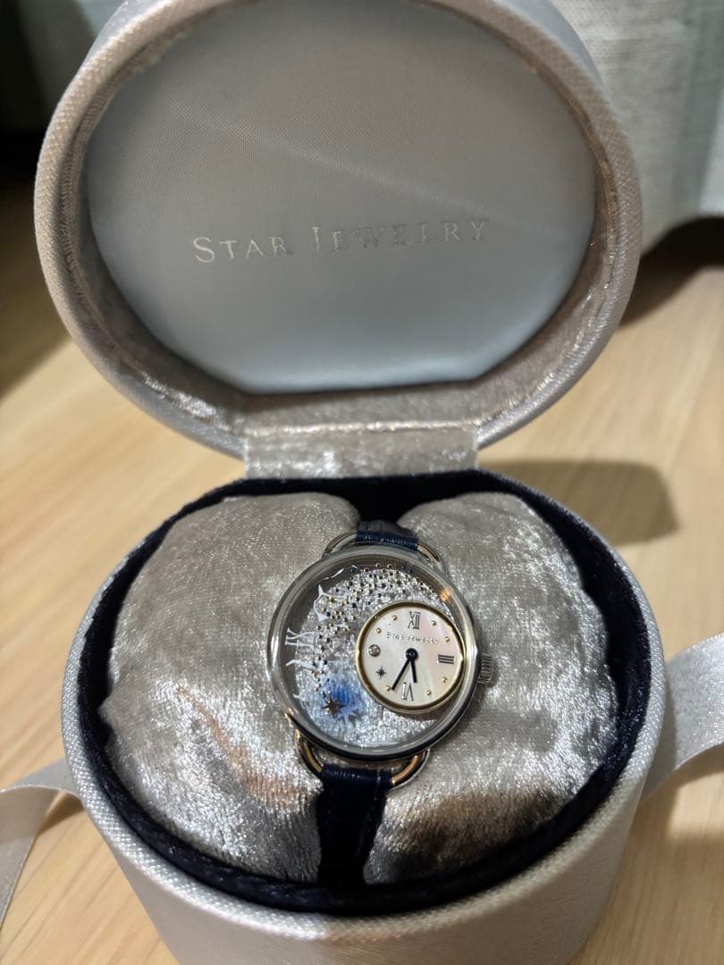 【新品未着用】スタージュエリー クリスマス限定品 クリスタル クリア ウォッチ