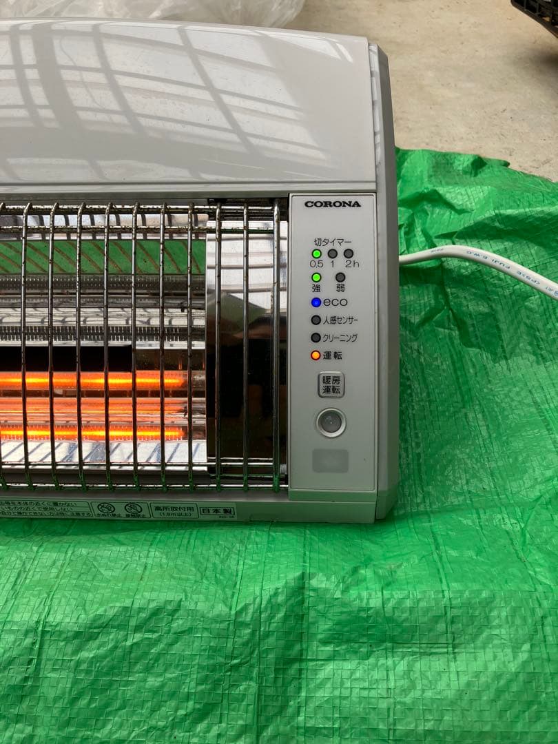 コロナ　壁掛け電気ヒーターCHK-C126Aホワイト 約60cm