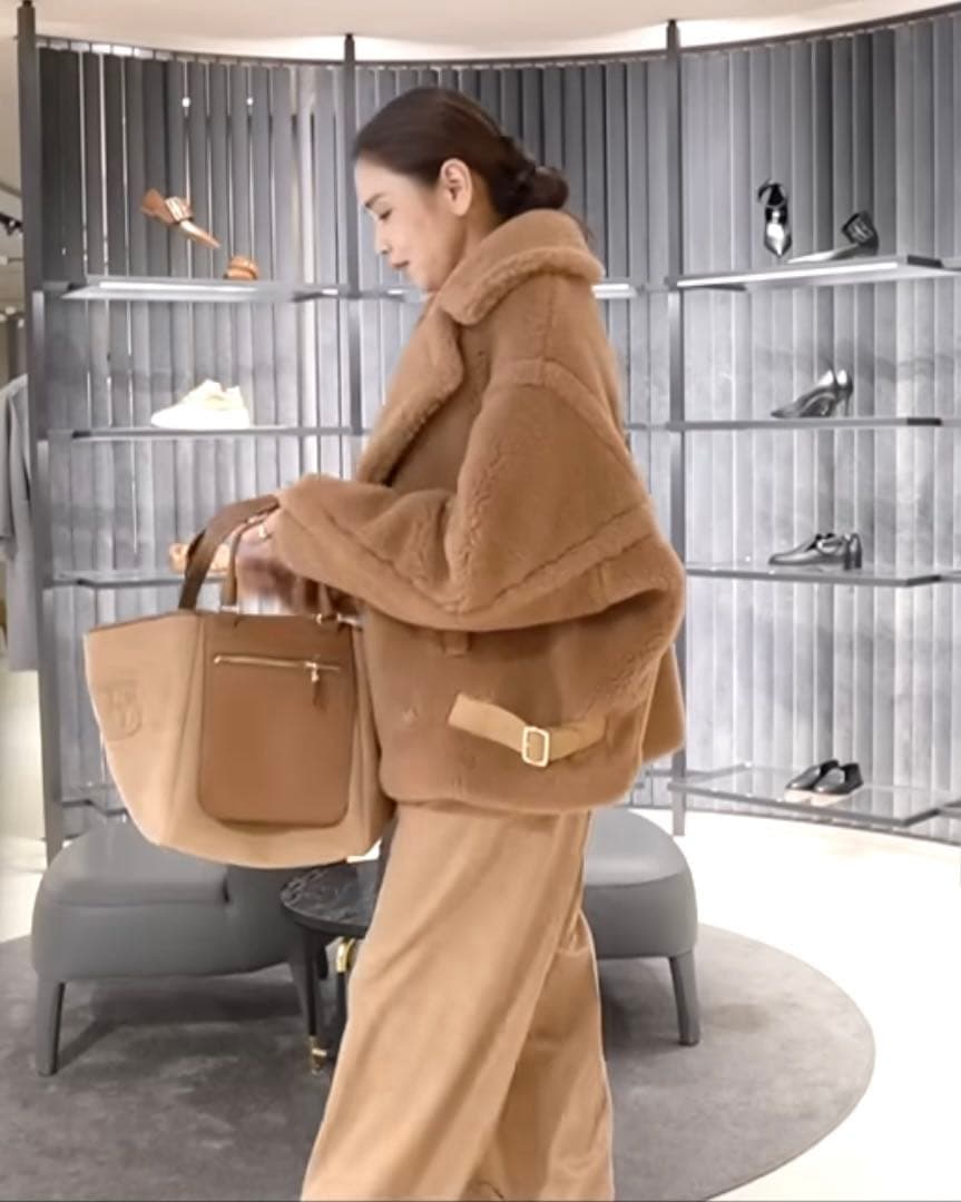 タイムセール中！Max Mara テディベア ショート丈コート- Camel
