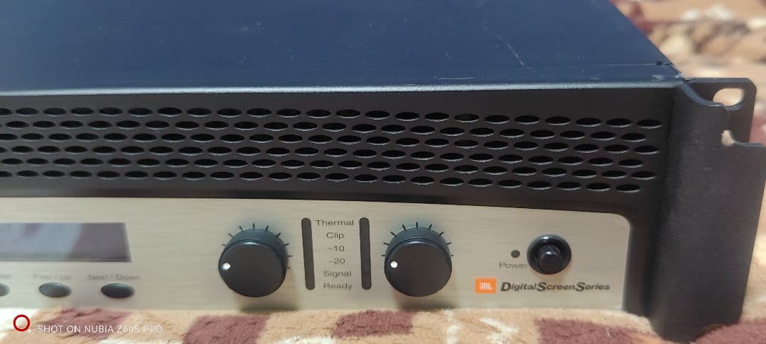 Amcron DSi2000 パワーアンプ