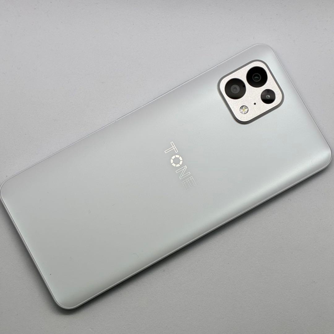 6435 TONE スマートフォン e22