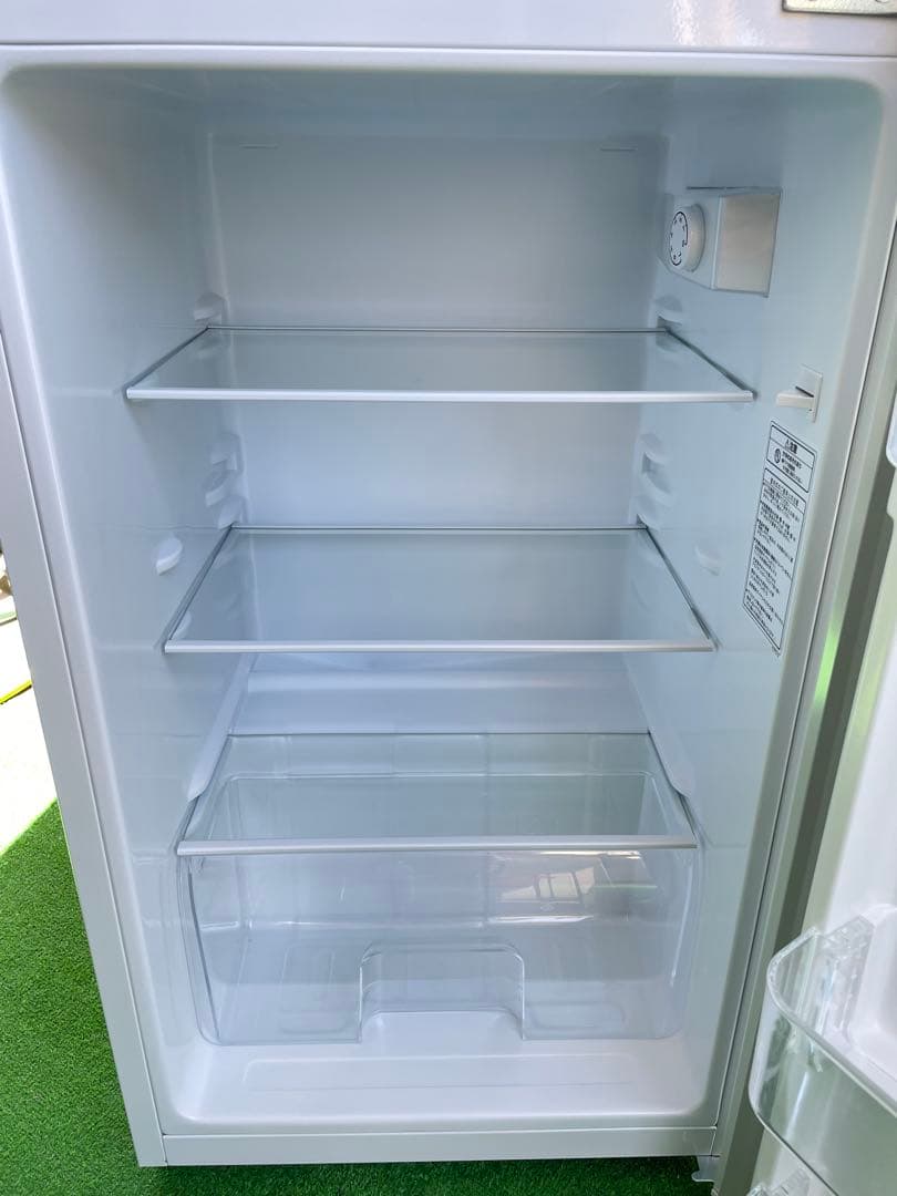 666ハイセンス冷蔵庫　ゆか