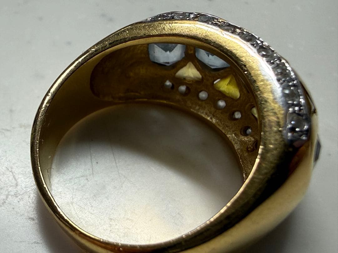 ゴールド リング 海外刻印？ 石付き / 素材 石 不明