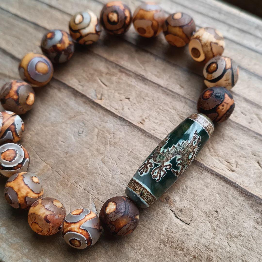 五本爪龍神天珠＆三眼天珠のブレスレット 10000円（送料無料）⁡⁡ ⁡