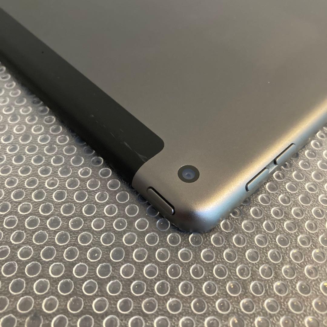 3868【早い者勝ち】iPad7 第7世代 32GB SIMフリー☆