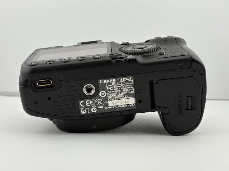 ★美品★キヤノン EOS 50D ボディ ★元箱、バッテリー、充電器、CFカード