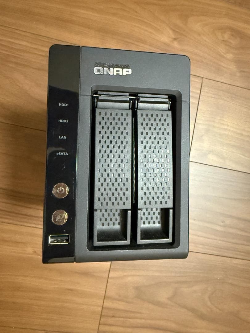 QNAP TS‑221 NAS（ネットワークHDD）