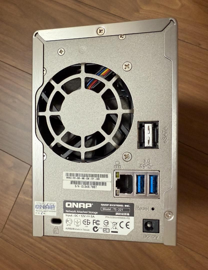 QNAP TS‑221 NAS（ネットワークHDD）