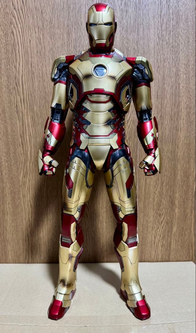 ホットトイズ　クオータースケール　アイアンマン　マーク42 ボーナスアクセサリー